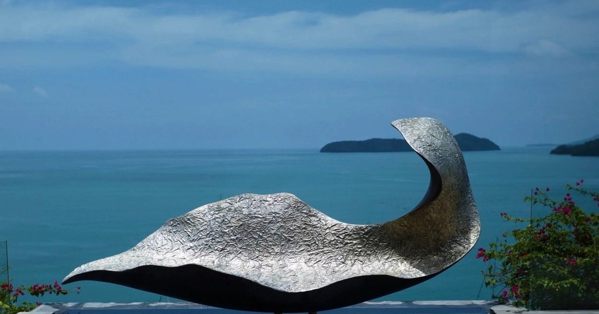 Phuket Travel Guide: Best Luxury Resorts & Beaches
